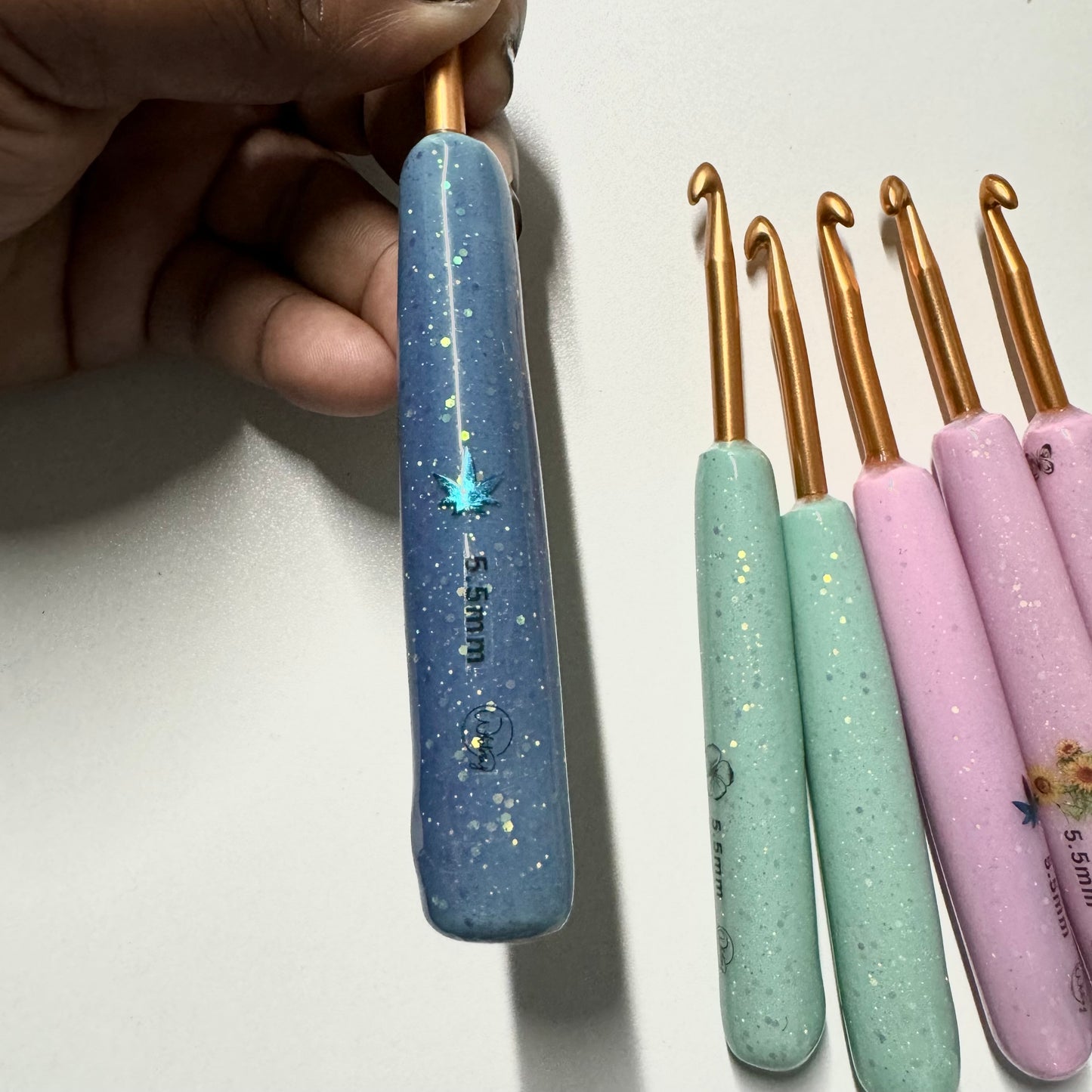 Sunshine Turquoise to Blue Hook - Leaf